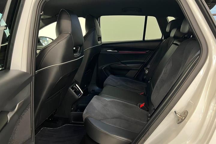 Sort Skoda Elroq fra 2025