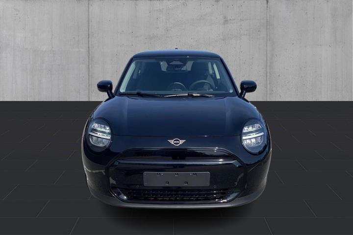 Sort Mini Cooper E fra 2025