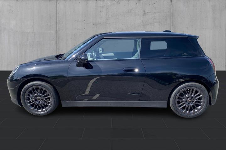 Sort Mini Cooper E fra 2025