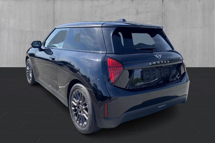 Sort Mini Cooper E fra 2025