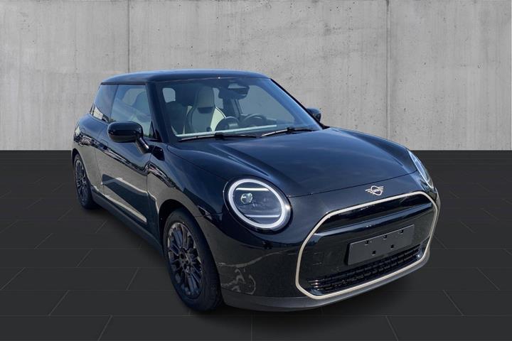 Sort Mini Cooper E fra 2025