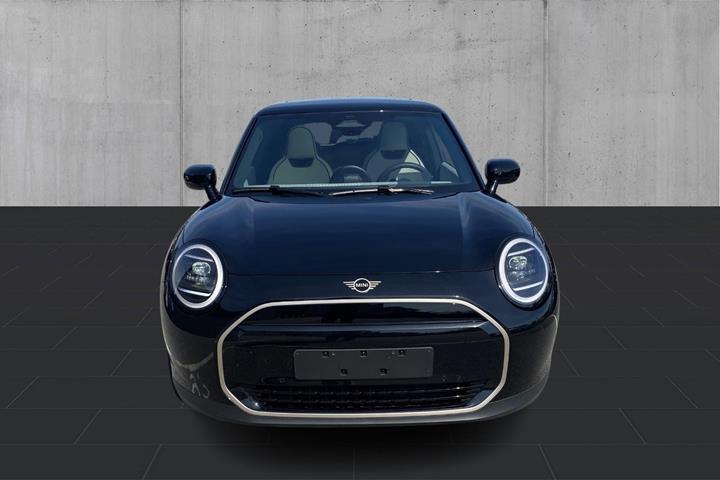 Sort Mini Cooper E fra 2025