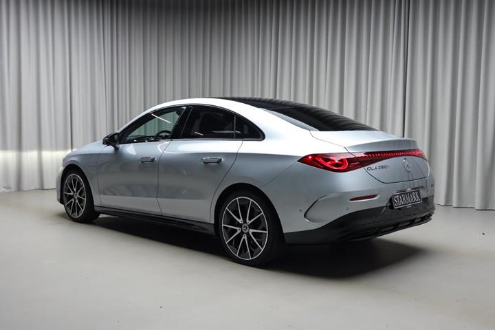 Sølv Mercedes CLA250+ fra 2026