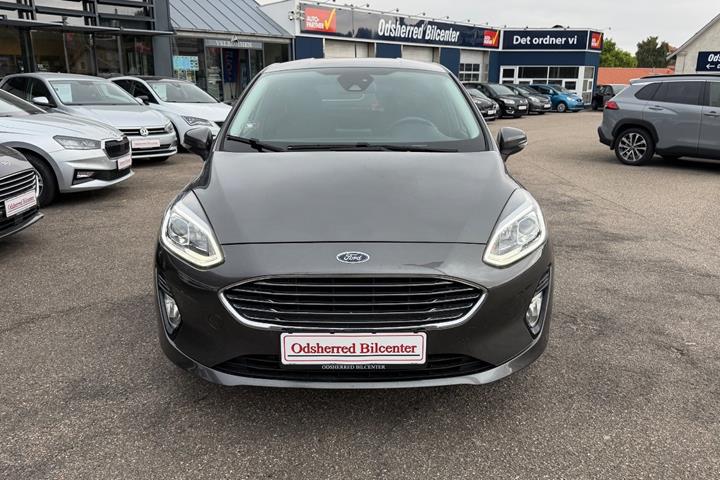 Grå Ford Fiesta fra 2018