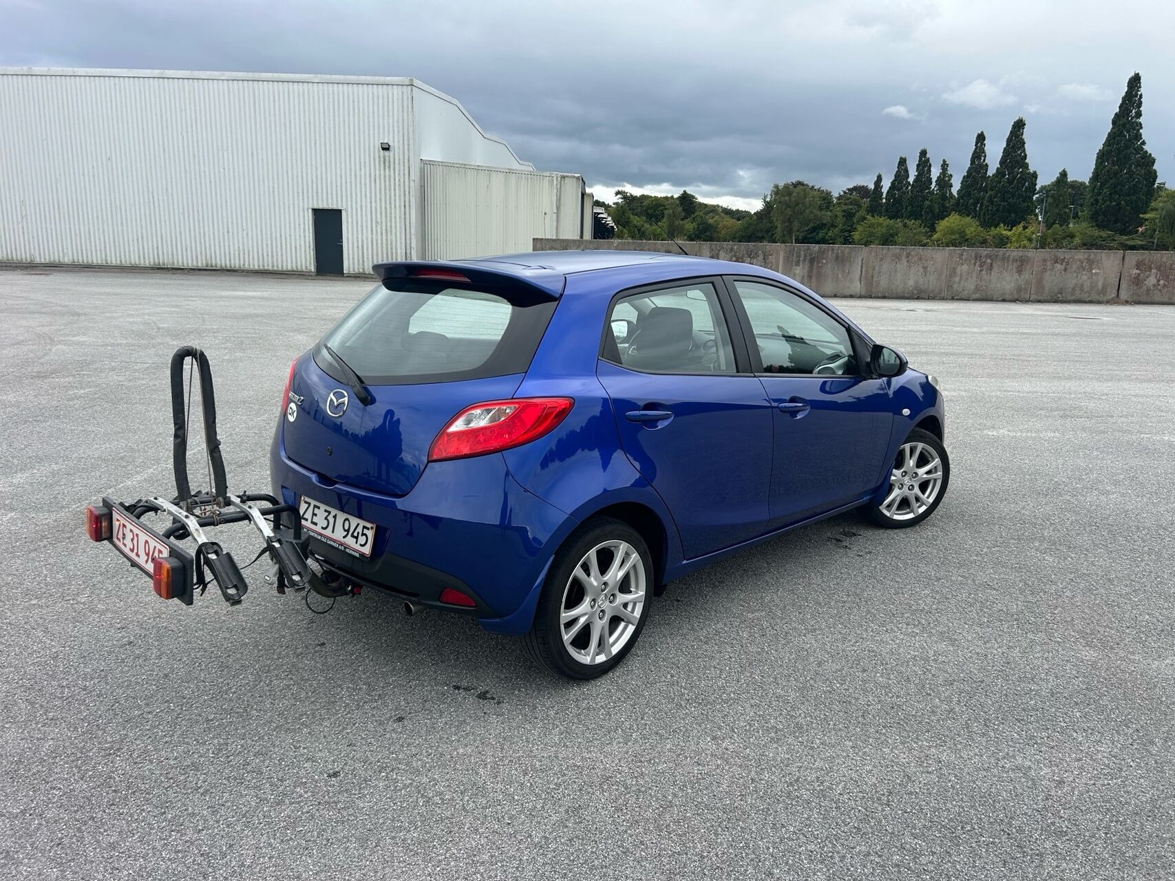 Blå Mazda 2 fra 2008