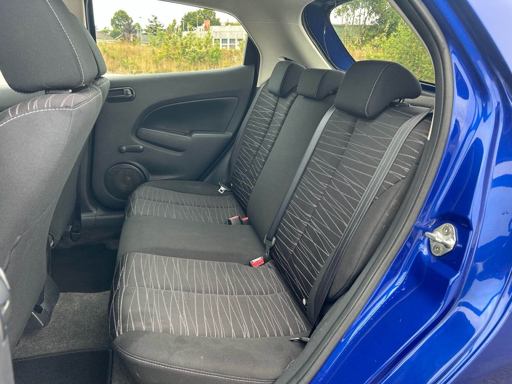 Blå Mazda 2 fra 2008