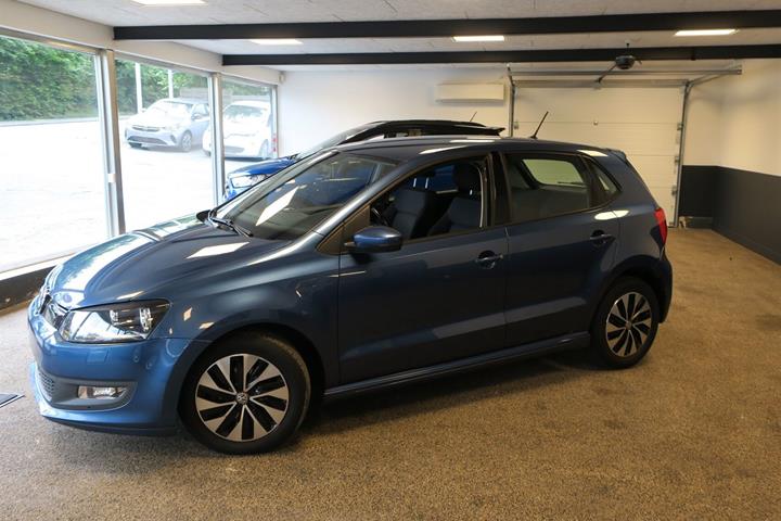Blå VW Polo fra 2016