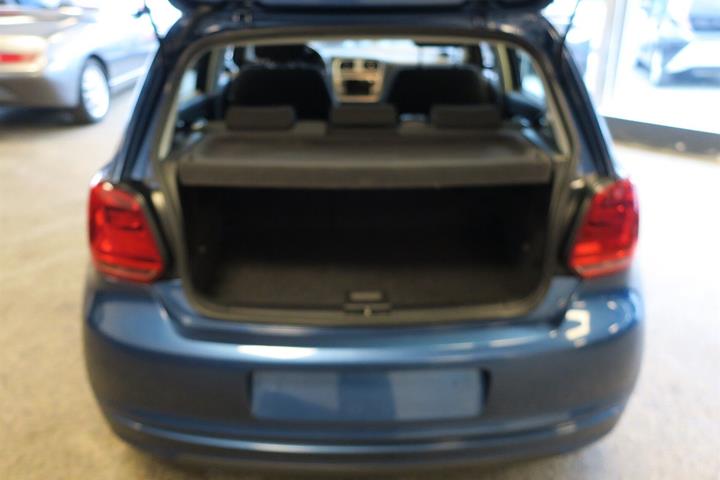 Blå VW Polo fra 2016