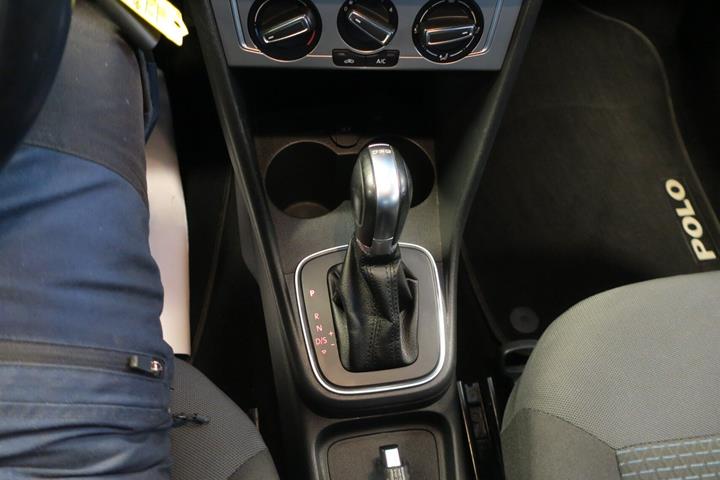 Blå VW Polo fra 2016