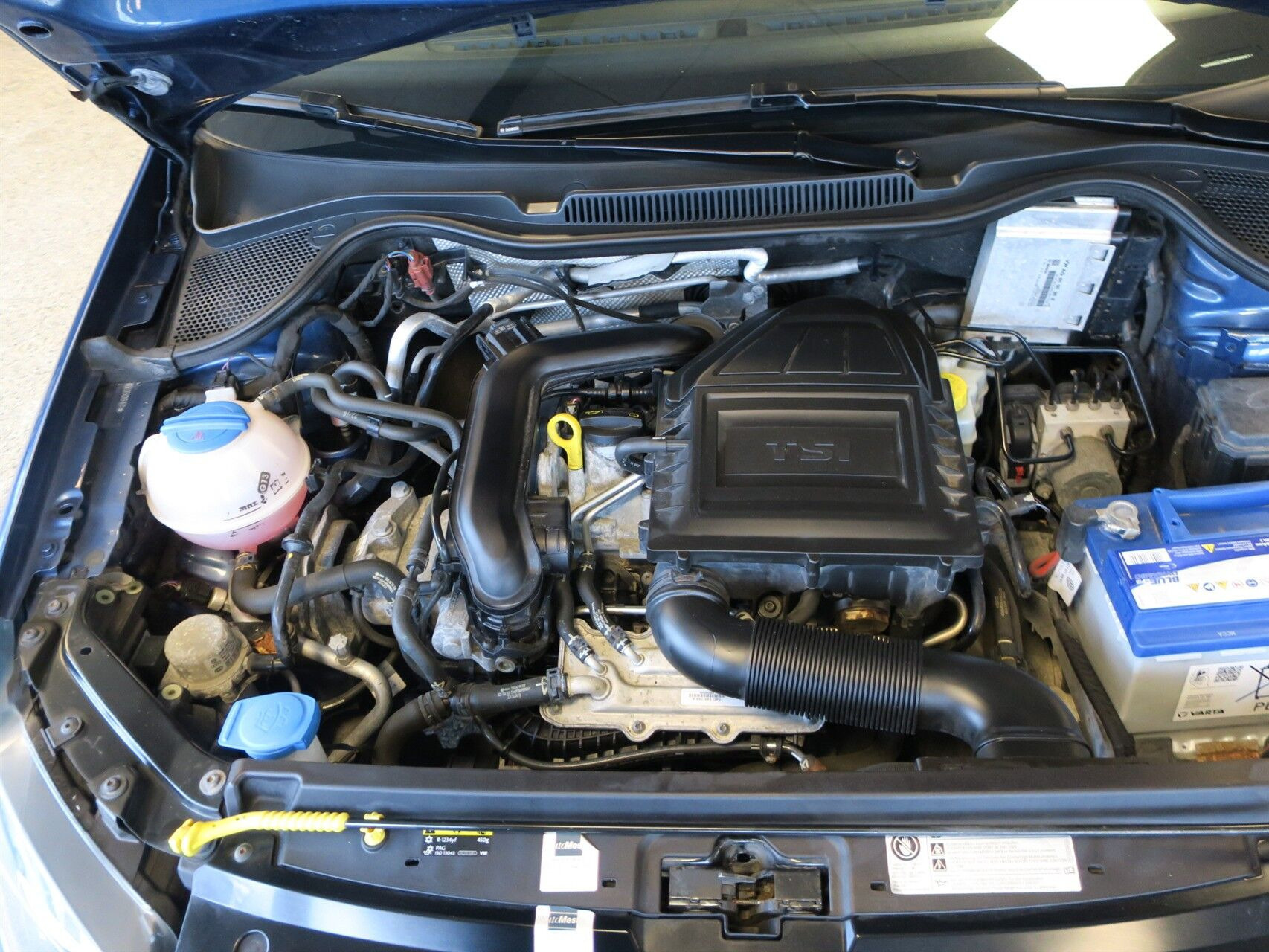 Blå VW Polo fra 2016