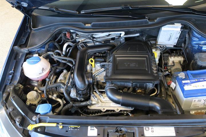 Blå VW Polo fra 2016
