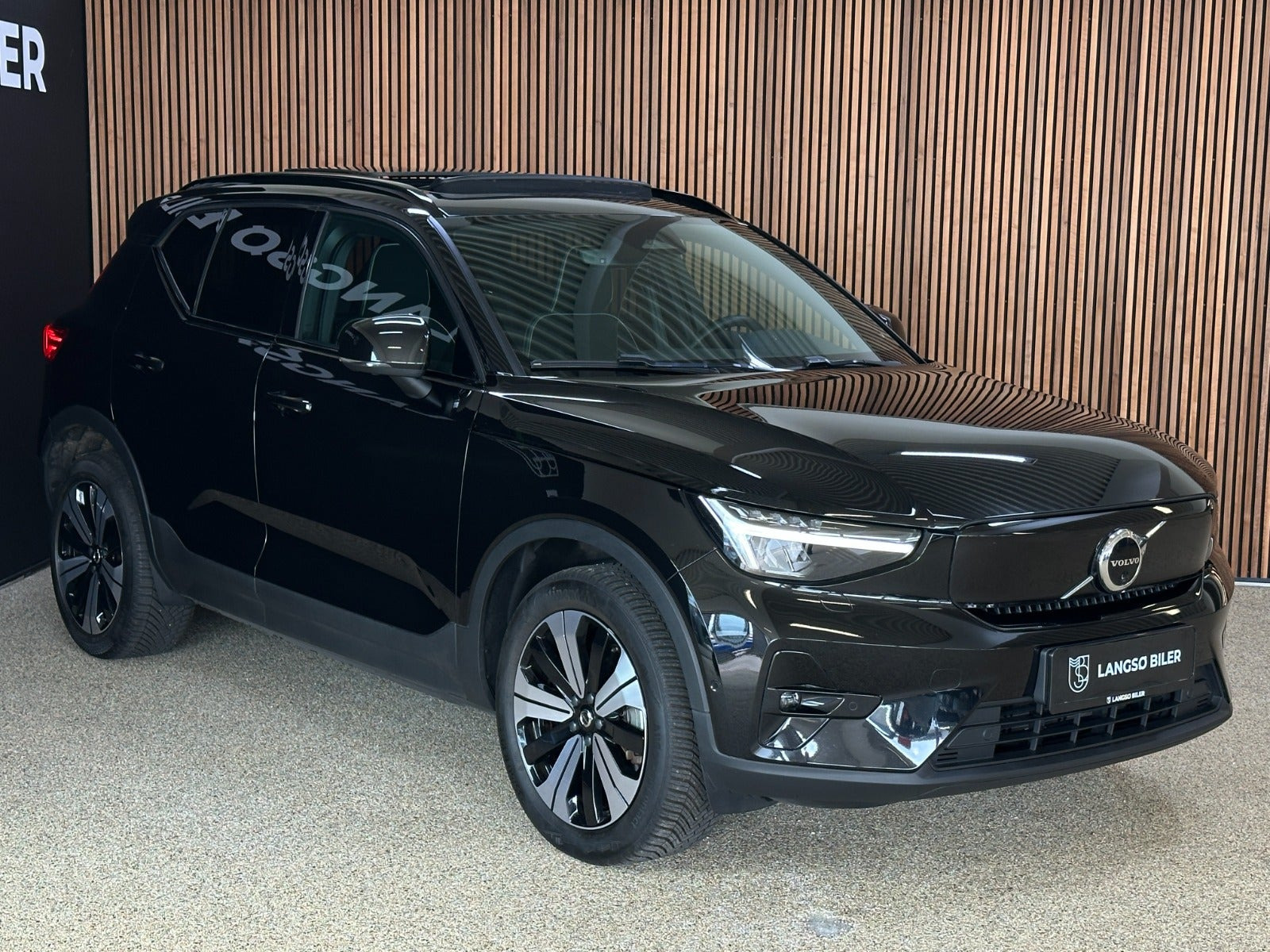 Sort Volvo XC40 fra 2023