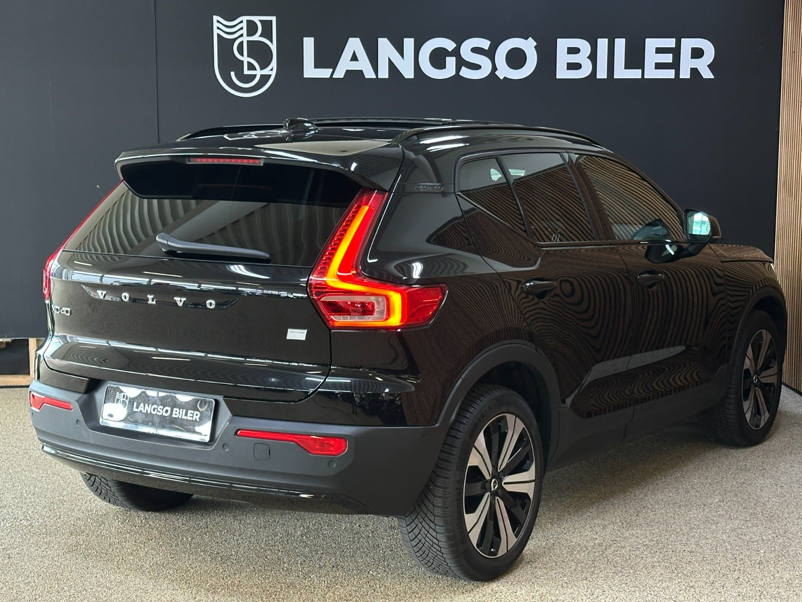 Sort Volvo XC40 fra 2023