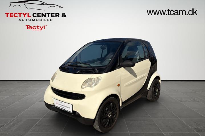 Hvid Smart ForTwo Coupé fra 2010