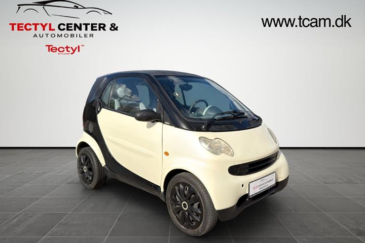 Hvid Smart ForTwo Coupé fra 2010