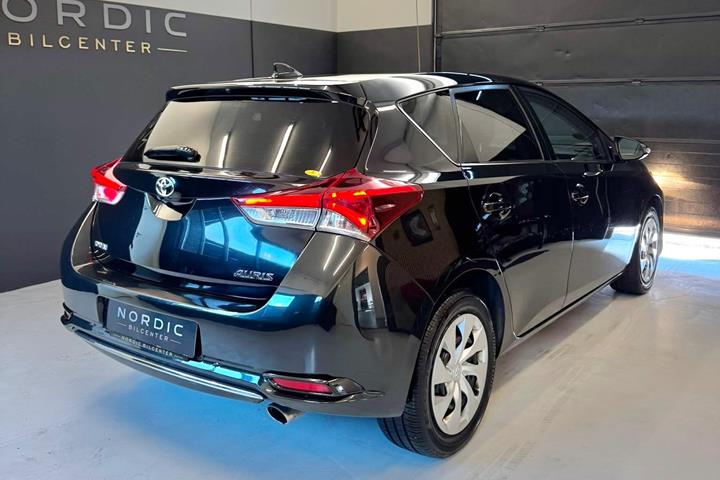 undefined Toyota Auris fra 2016