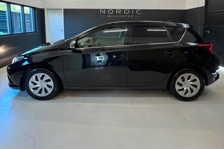 undefined Toyota Auris fra 2016
