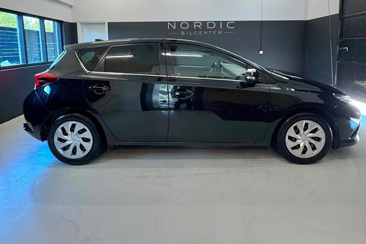 undefined Toyota Auris fra 2016