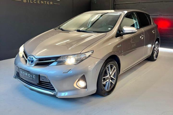 undefined Toyota Auris fra 2015