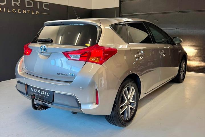 undefined Toyota Auris fra 2015