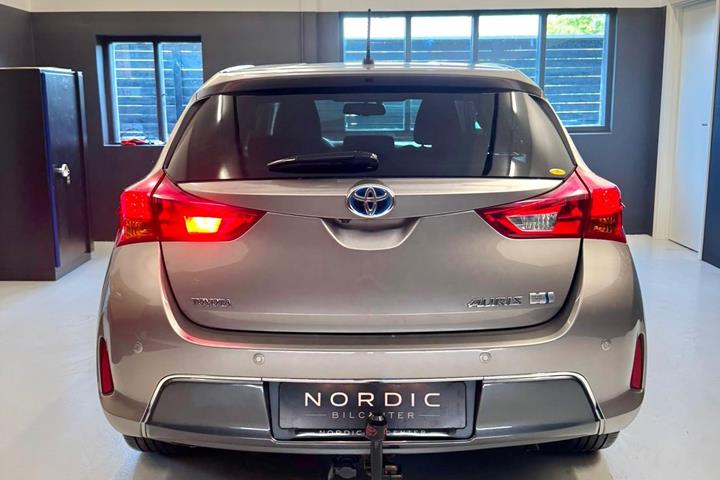 undefined Toyota Auris fra 2015