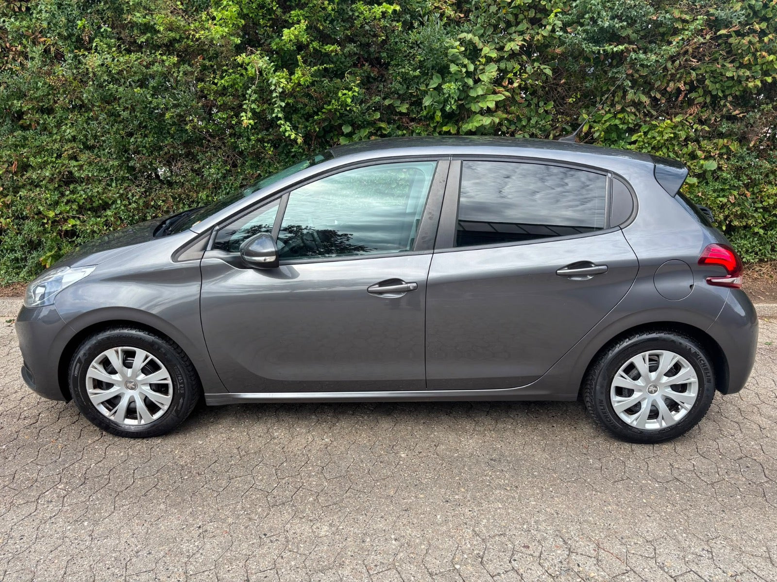 undefined Peugeot 208 fra 2018