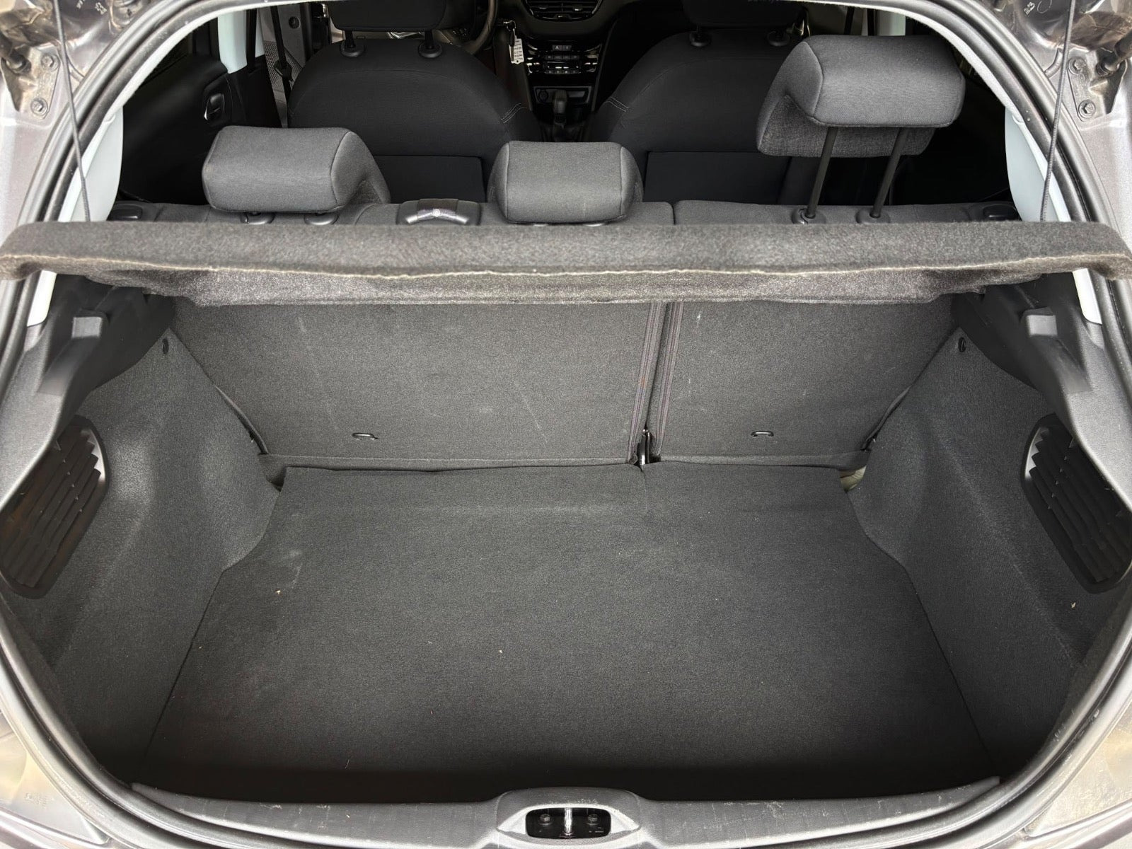 undefined Peugeot 208 fra 2018