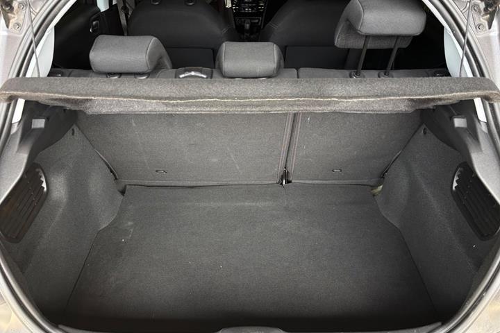 undefined Peugeot 208 fra 2018