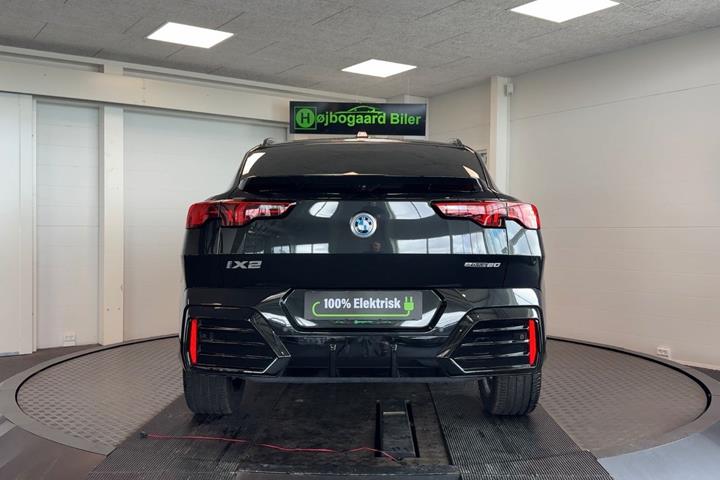 Sort BMW iX2 fra 2026
