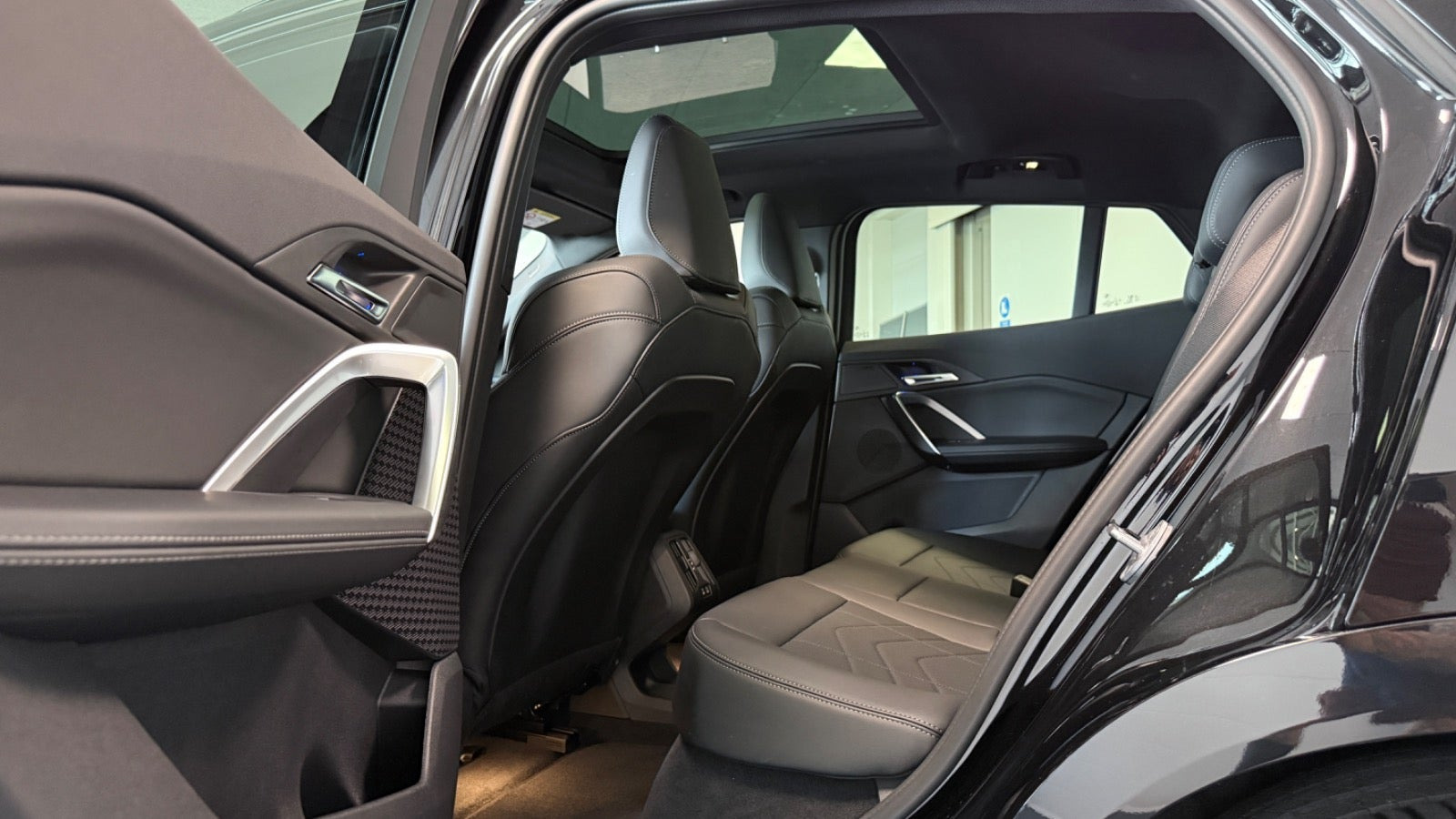 Sort BMW iX2 fra 2026