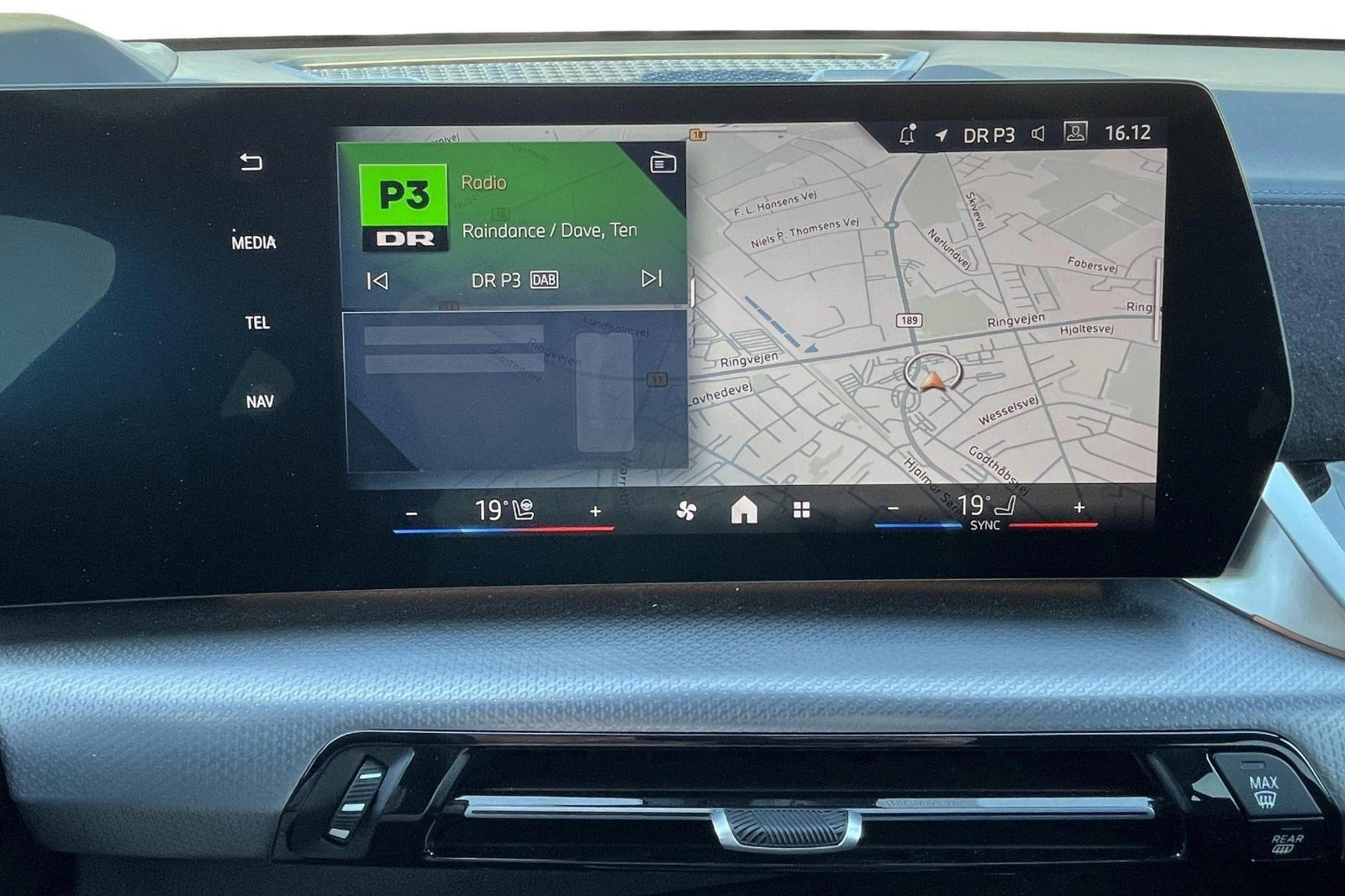 Hvid BMW iX2 fra 2025