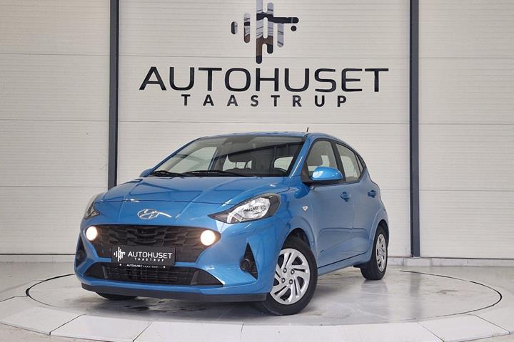 Blå Hyundai i10 fra 2023