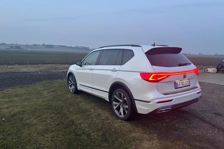 Hvid Seat Tarraco fra 2022