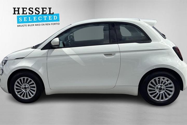 Hvid Fiat 500e fra 2023