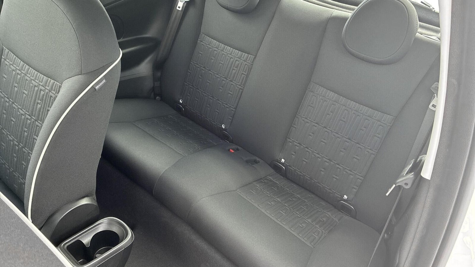 Hvid Fiat 500e fra 2023