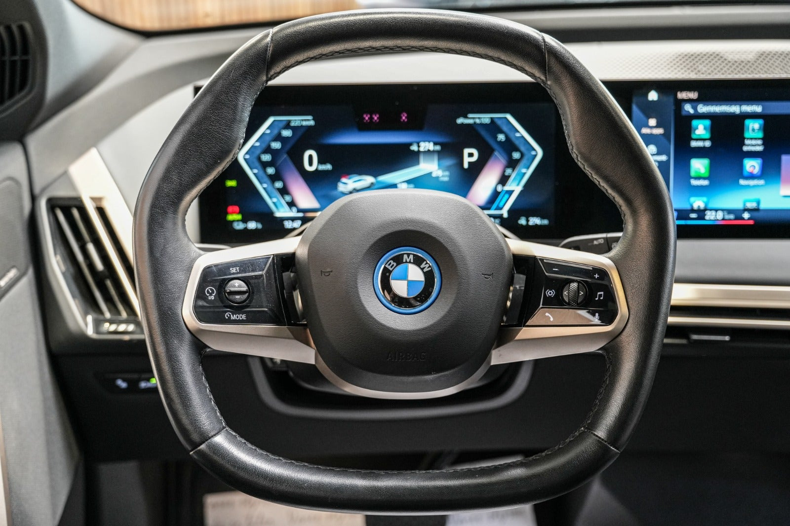 Hvid BMW iX fra 2022