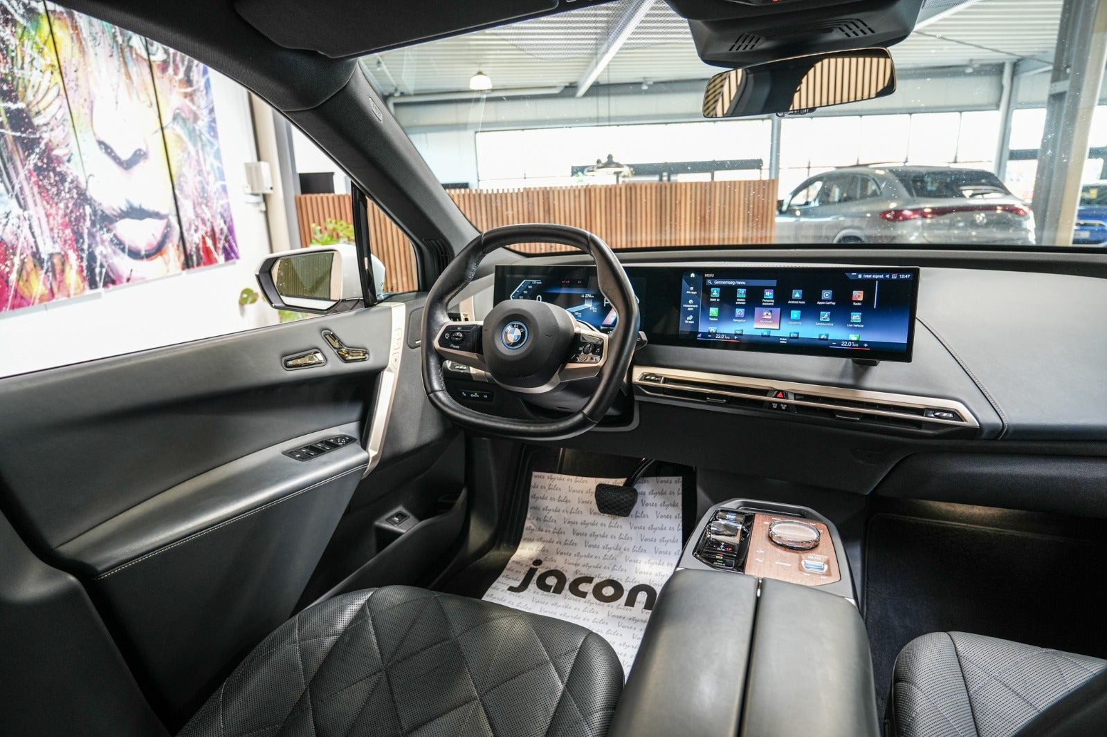 Hvid BMW iX fra 2022