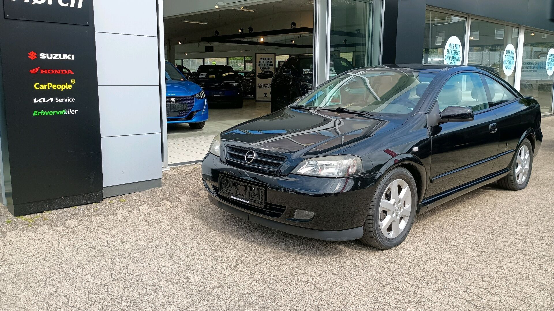 Sort Opel Astra fra 2001