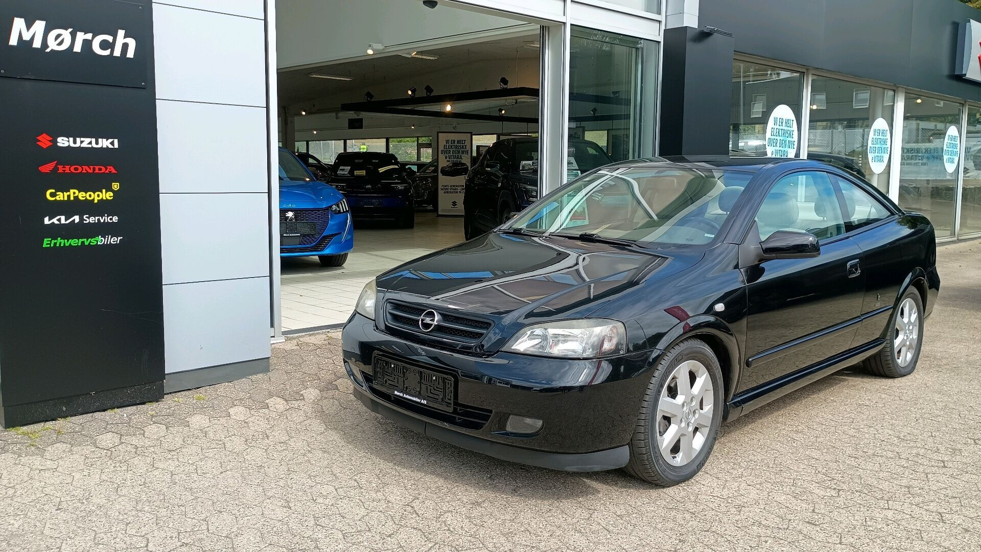 Sort Opel Astra fra 2001