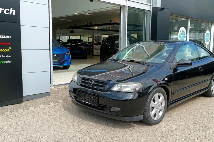 Sort Opel Astra fra 2001