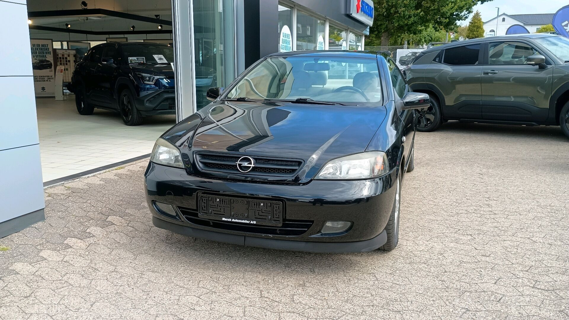 Sort Opel Astra fra 2001