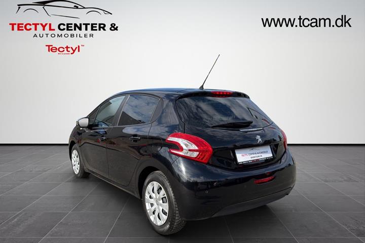 Sort Peugeot 208 fra 2014