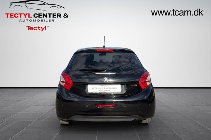 Sort Peugeot 208 fra 2014