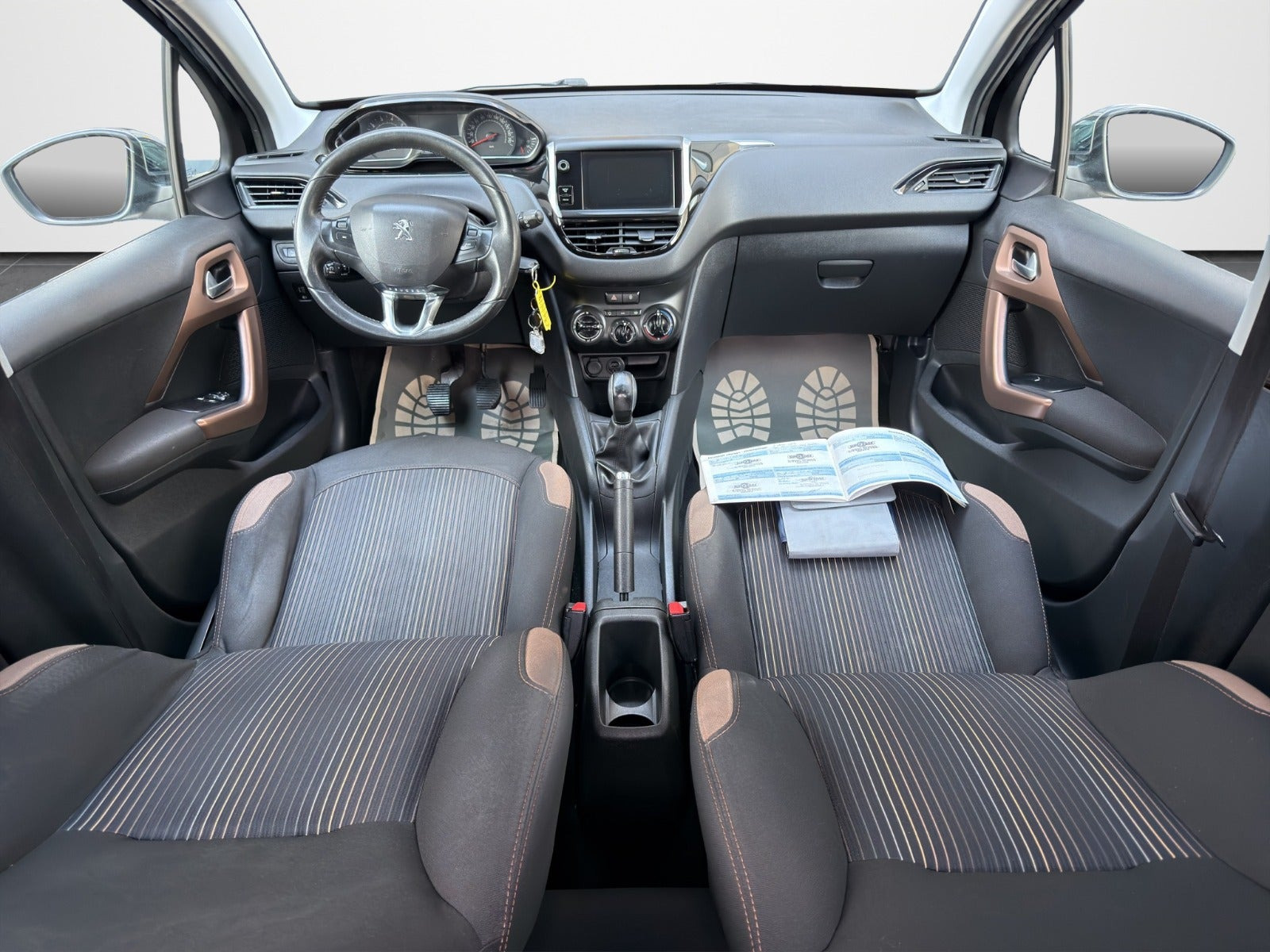 Sort Peugeot 208 fra 2014