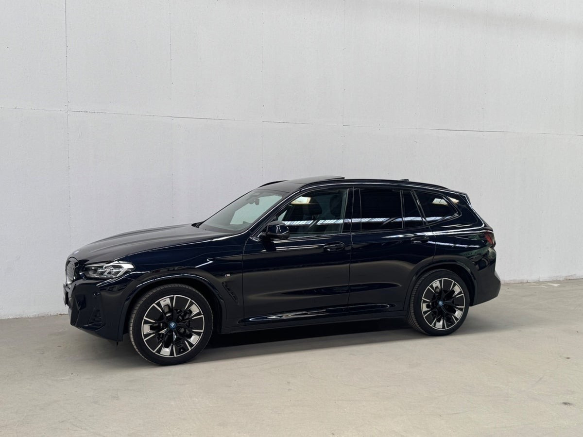 Sort BMW iX3 fra 2022