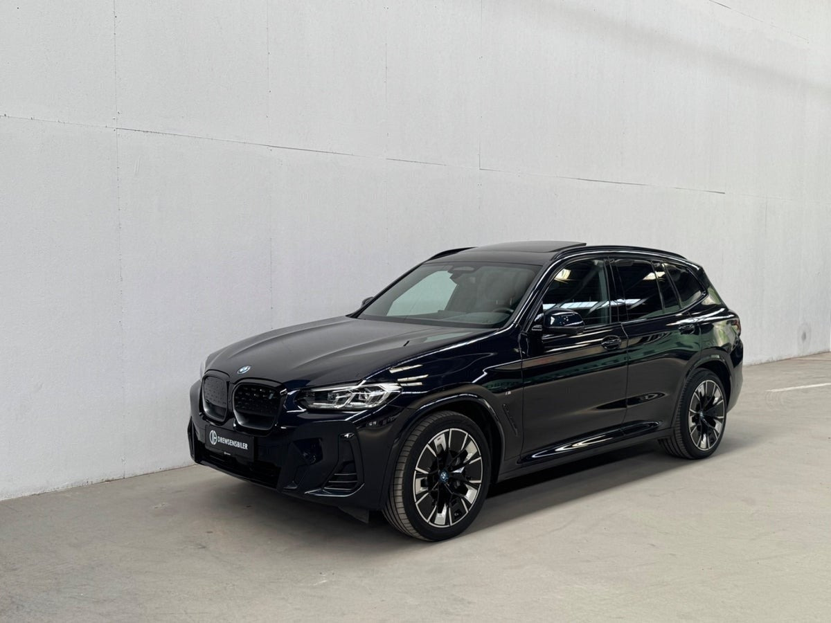 Sort BMW iX3 fra 2022