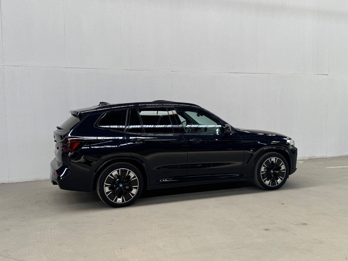 Sort BMW iX3 fra 2022