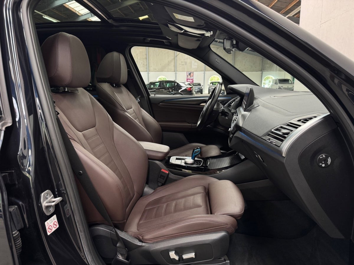 Sort BMW iX3 fra 2022