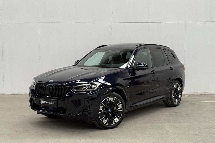 Sort BMW iX3 fra 2023 set udefra