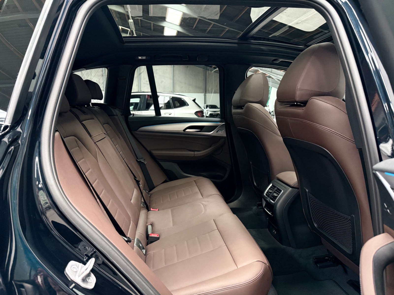Sort BMW iX3 fra 2023